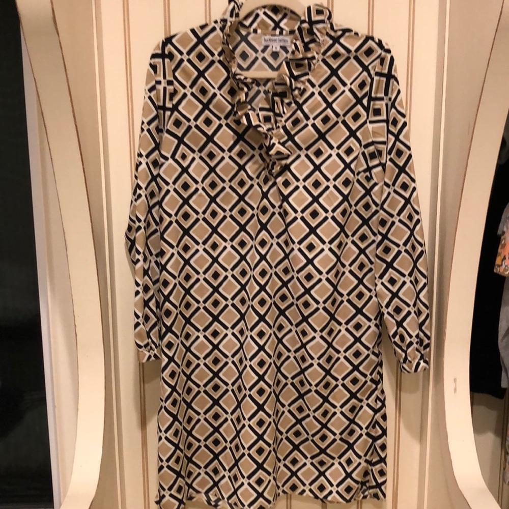 STUNNING LIGHT WEIGHT GEOMETRIC DRESS WITH RUFFLES